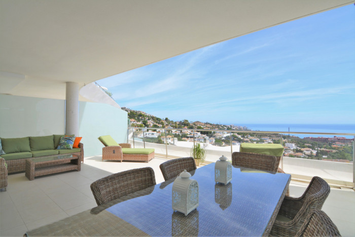 Qlistings Apartment - Middle Floor in Fuengirola, Costa del Sol image 1